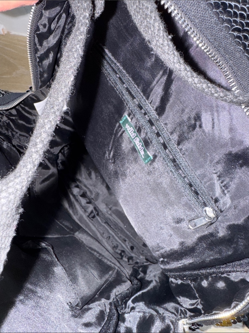 Sparkle back pack 🤍🖤🤍 - Picture 6 of 7